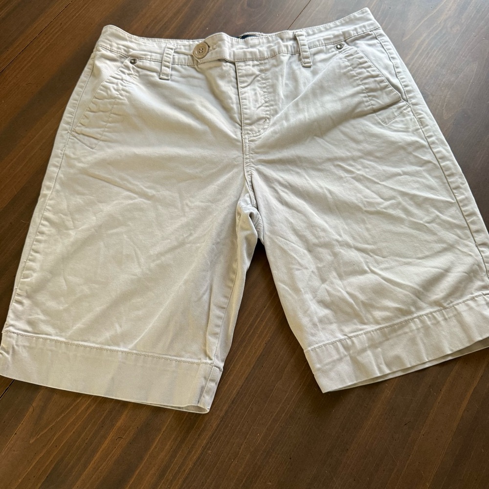 Gloria Vanderbilt White Flat Front Shorts Women’s Size 10 Cotton